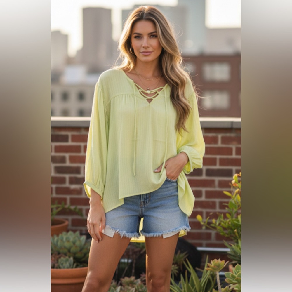 Easel Elegant Women's Lime Blouse NWT